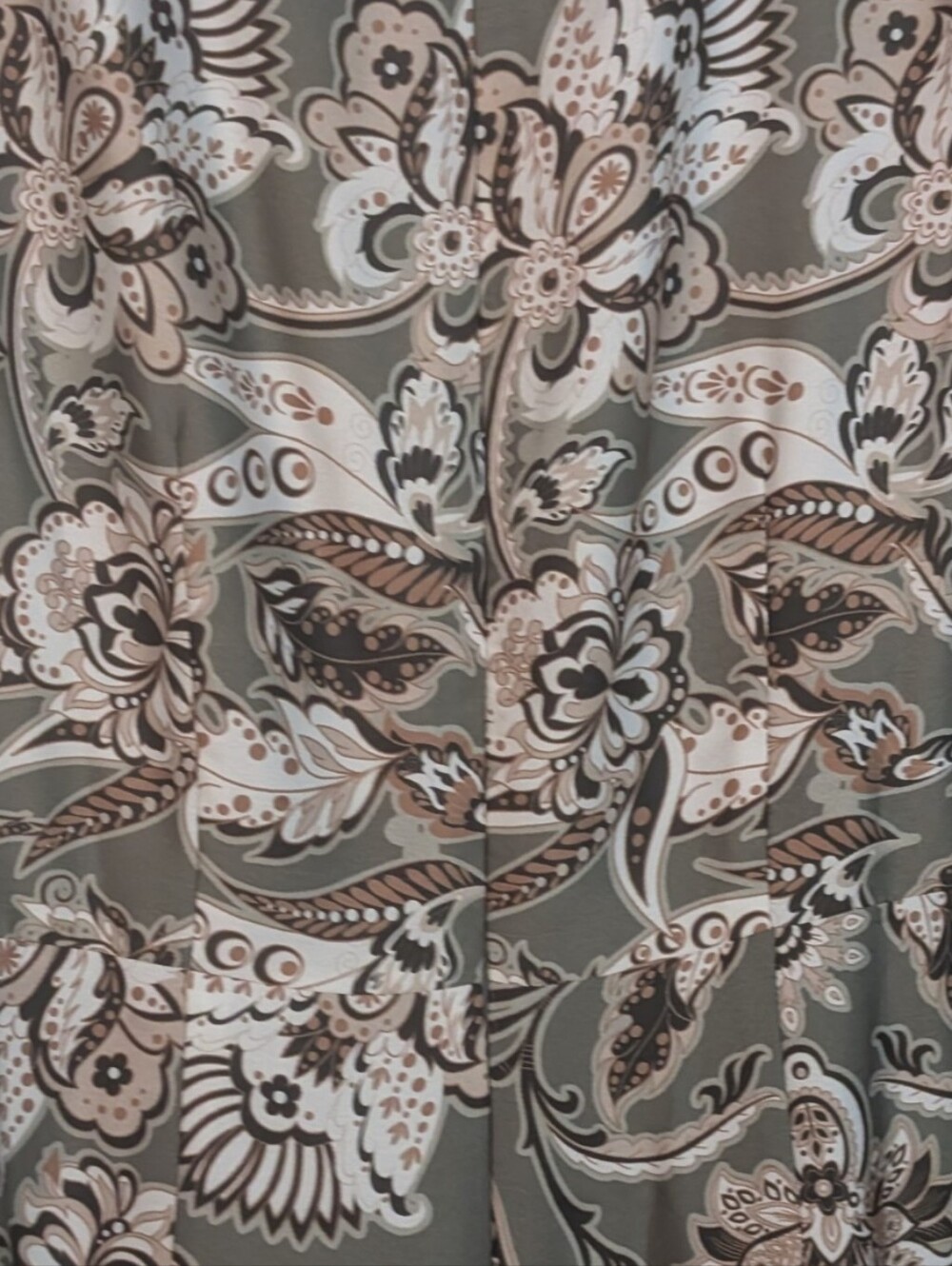 Vince Camuto Print Satin Gown In Sage .. Size 8 - Picture 7 of 10